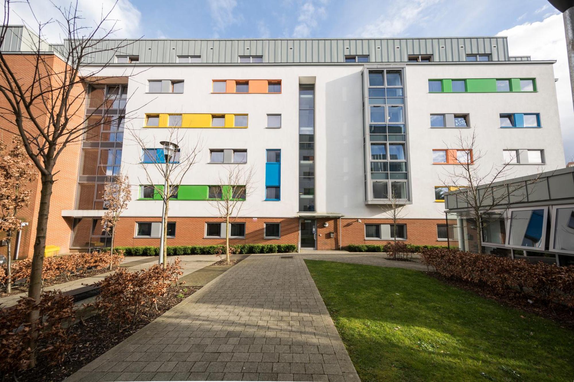 Wenlock Court Aparthotel Luton  Buitenkant foto