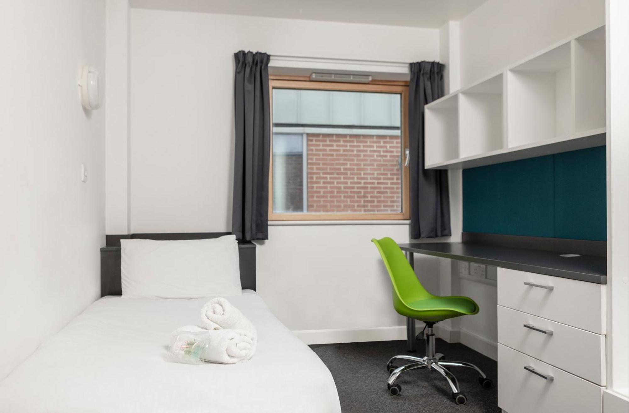 Wenlock Court Aparthotel Luton  Buitenkant foto