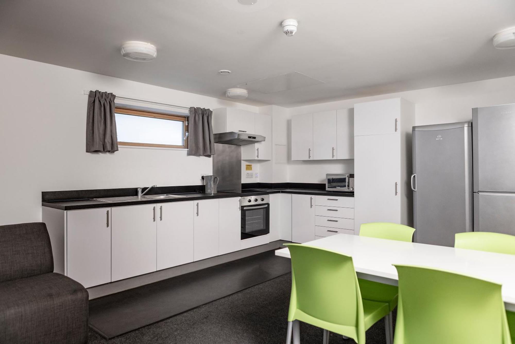 Wenlock Court Aparthotel Luton  Buitenkant foto