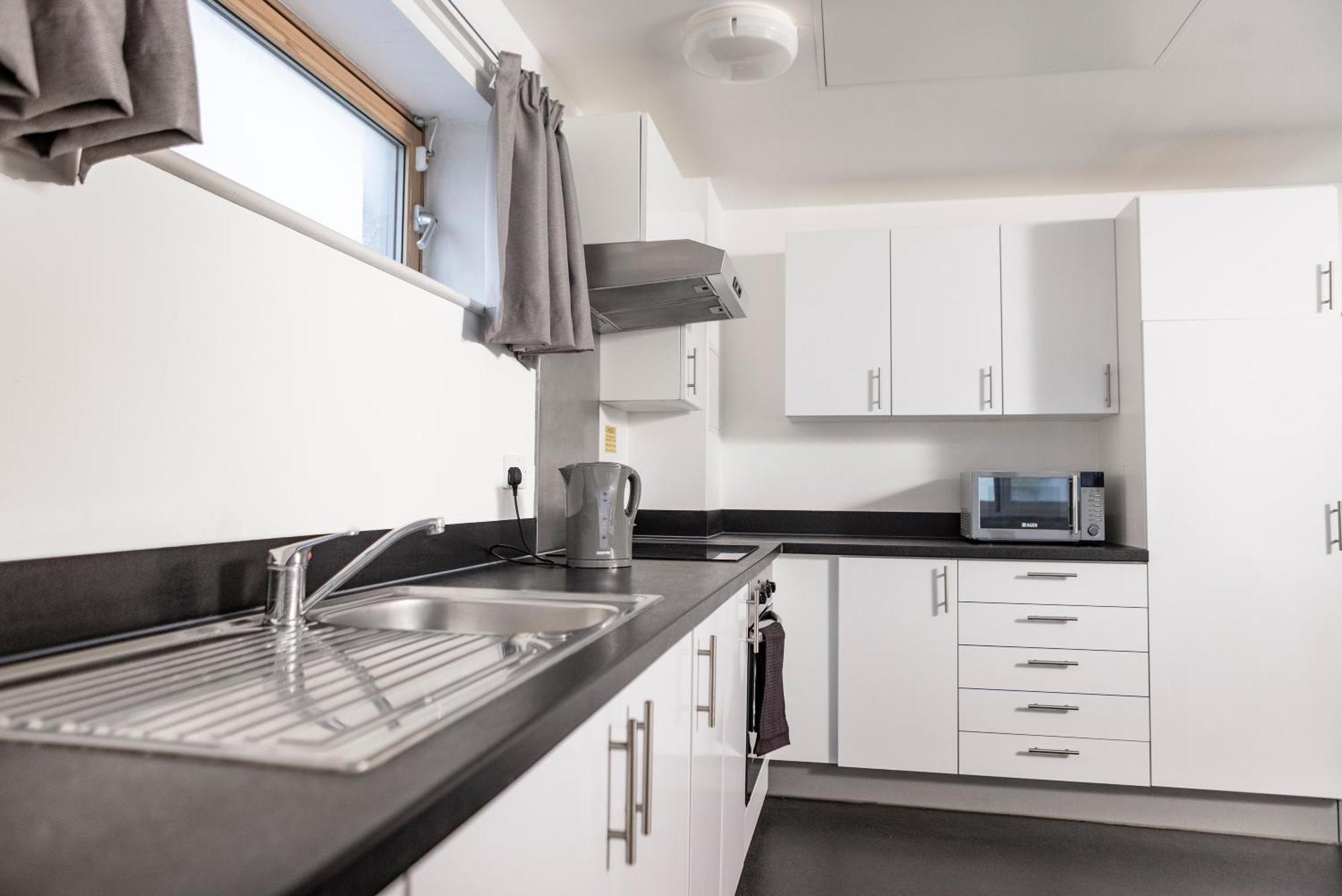Wenlock Court Aparthotel Luton  Buitenkant foto