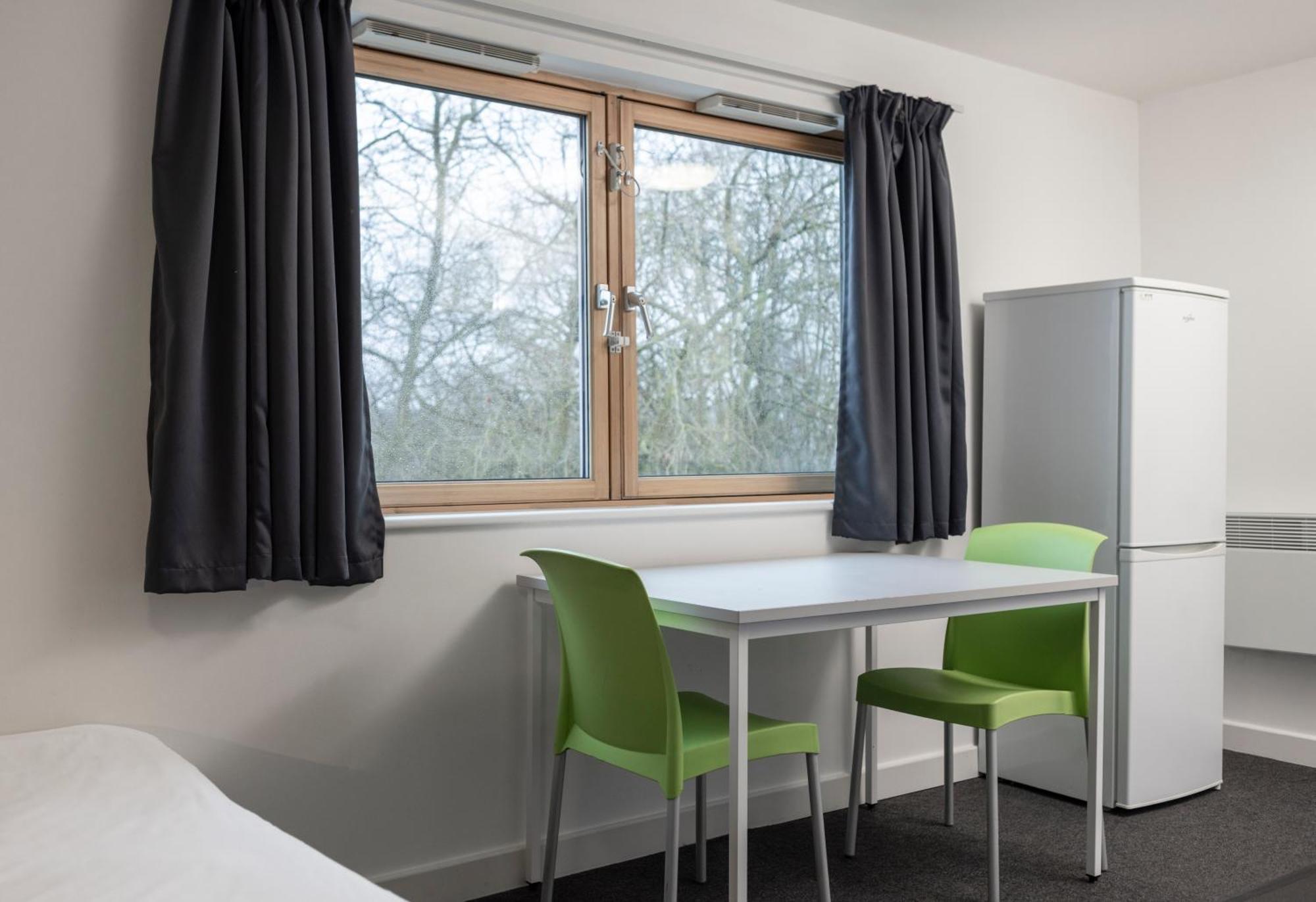 Wenlock Court Aparthotel Luton  Buitenkant foto