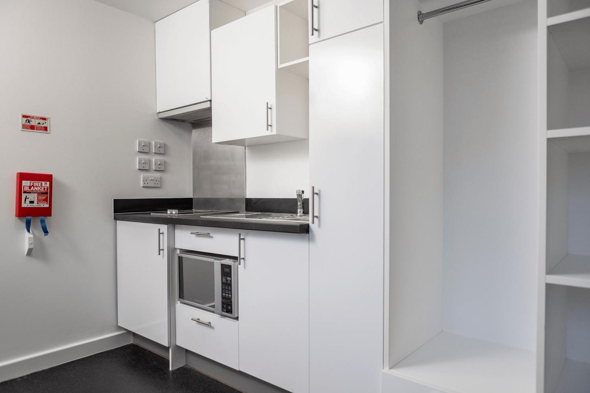 Wenlock Court Aparthotel Luton  Buitenkant foto